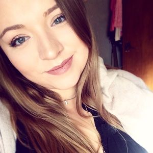 Meet your Posher, Pauline